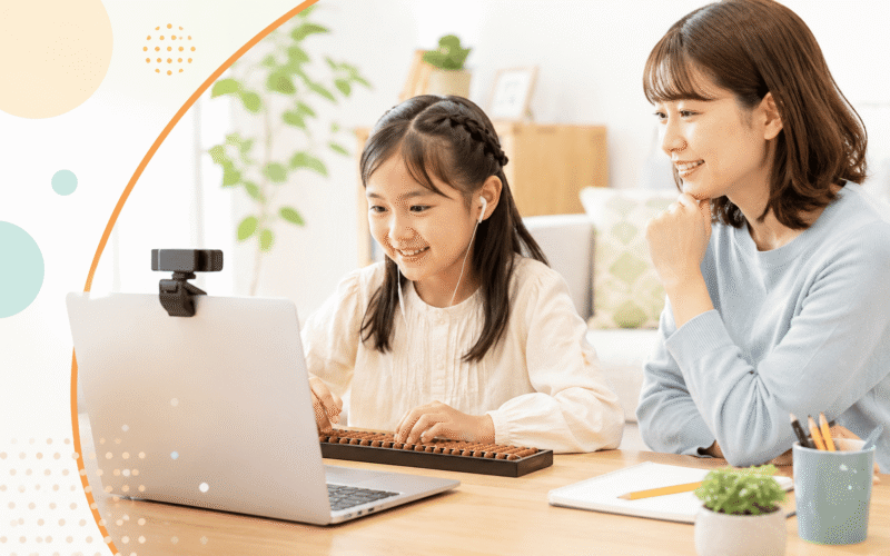 子どもが自宅でオンラインそろばんレッスンをZoomで受講している様子
